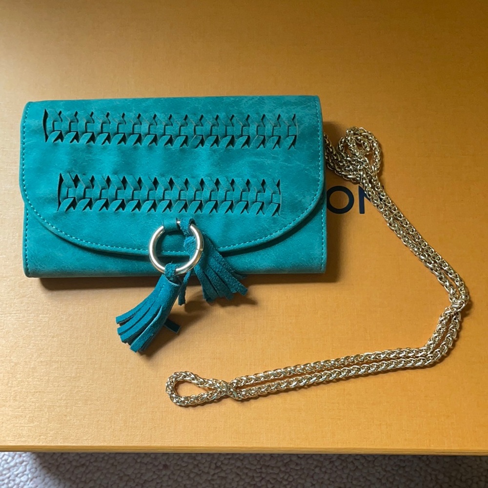 NWOT Street Level Green and Gold Wallet Purse